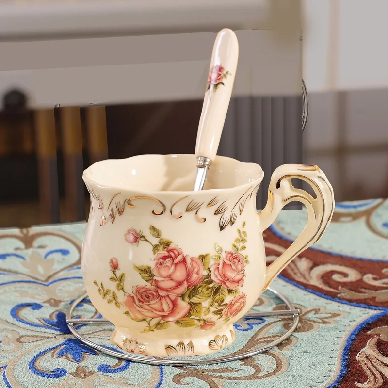 Sıcak Satış Yaratıcı Seramik Kahve fincan ve çay tabağı El-boyalı Gül porselen çay bardağı Kaşık Klasik İçecek Hediye Cafe Adanmış Görüntü 3