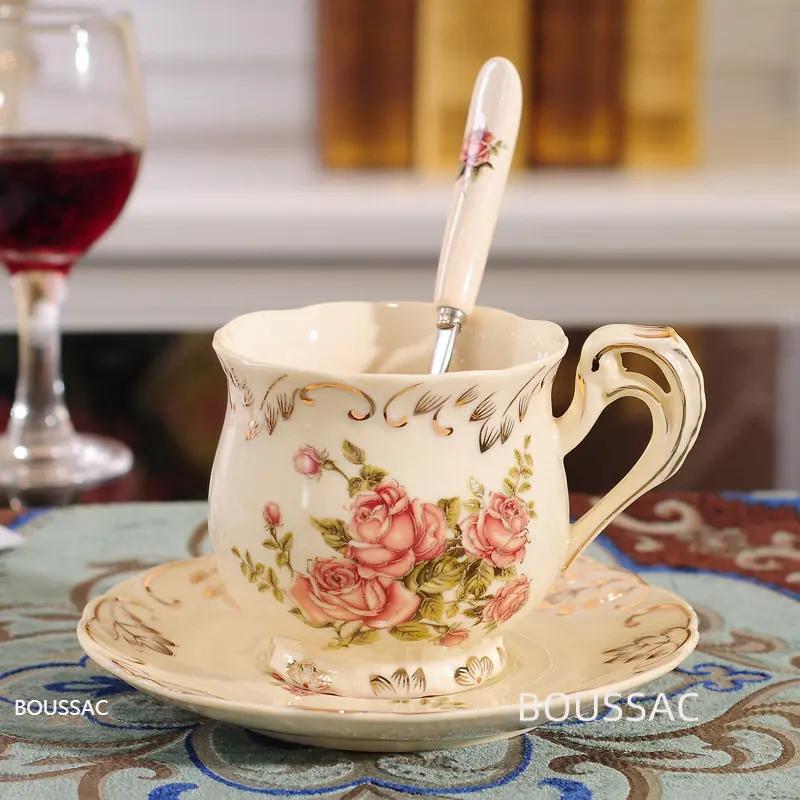 Sıcak Satış Yaratıcı Seramik Kahve fincan ve çay tabağı El-boyalı Gül porselen çay bardağı Kaşık Klasik İçecek Hediye Cafe Adanmış Görüntü 0
